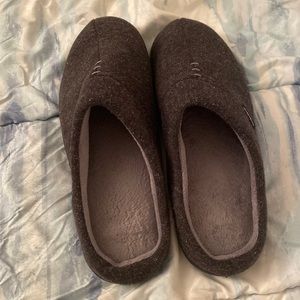 Men’s Isotoner Slippers